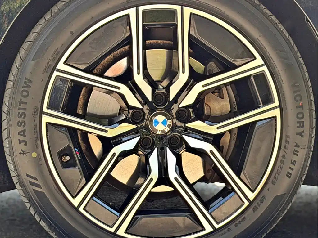 BMW 7 Series — миниатюра 19