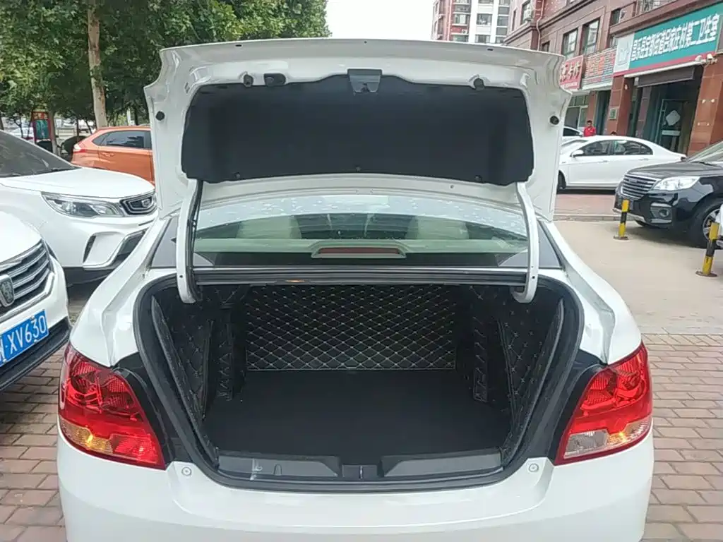 Chevrolet Sail — миниатюра 19
