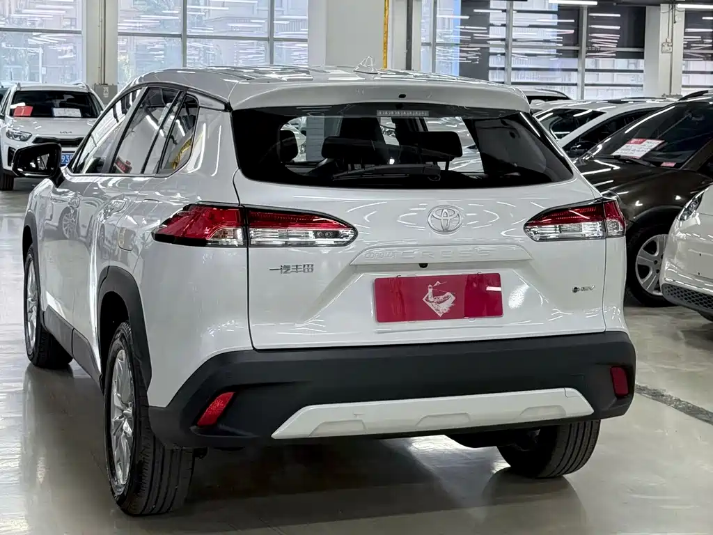 Toyota Corolla Cross — миниатюра 14