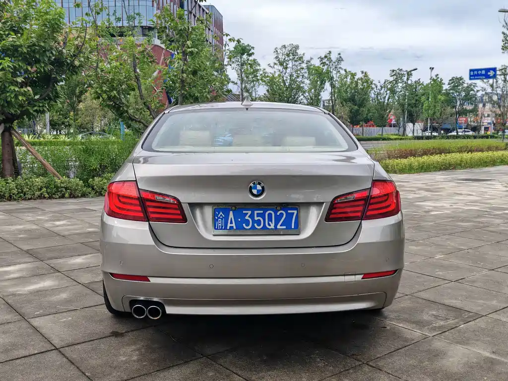 BMW 5 Series — миниатюра 5