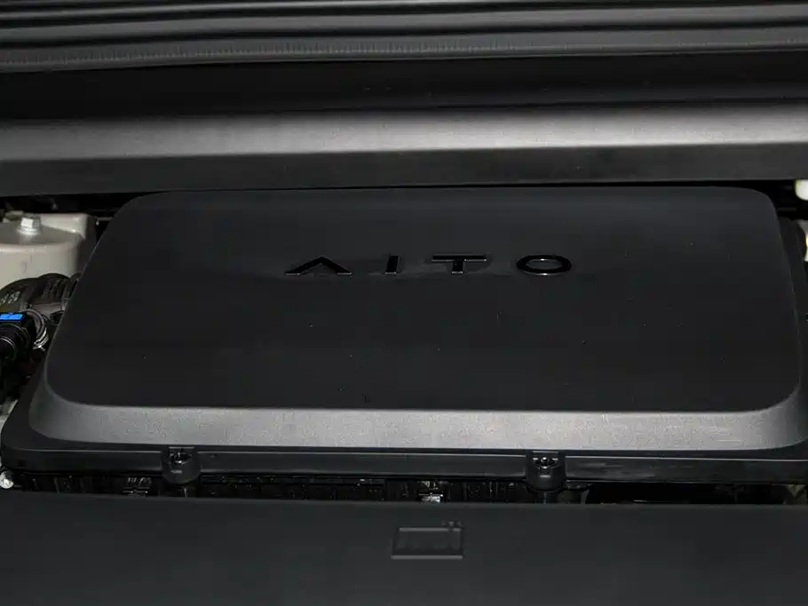 Aito M8 2025 Ultra 53.4kWh 5 мест (192 )
