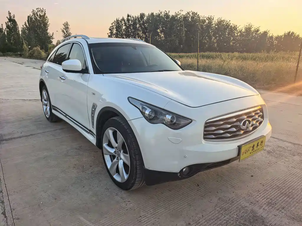 Infiniti FX — миниатюра 3