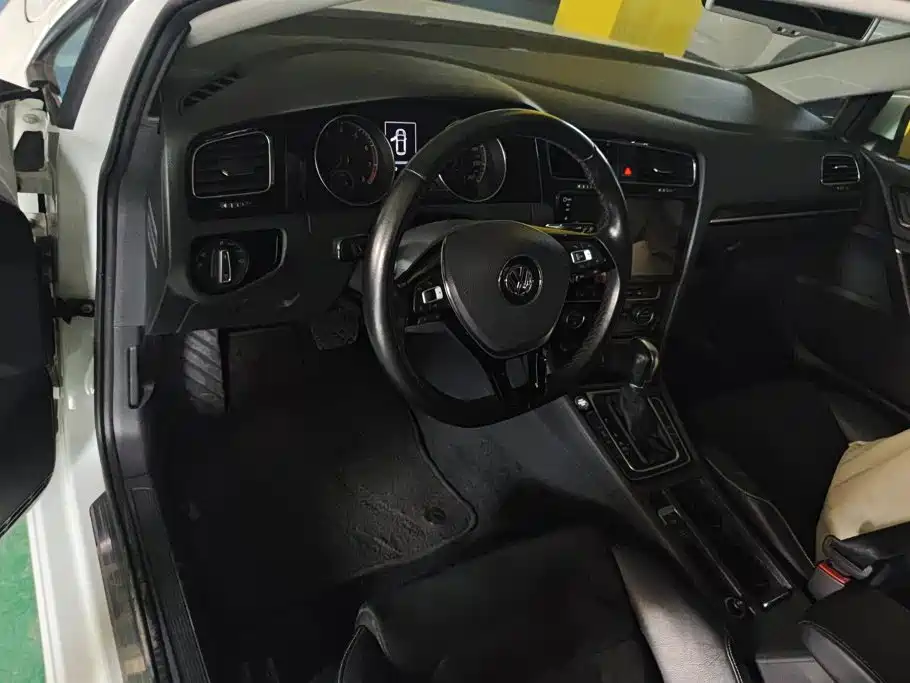 Volkswagen Golf — миниатюра 12
