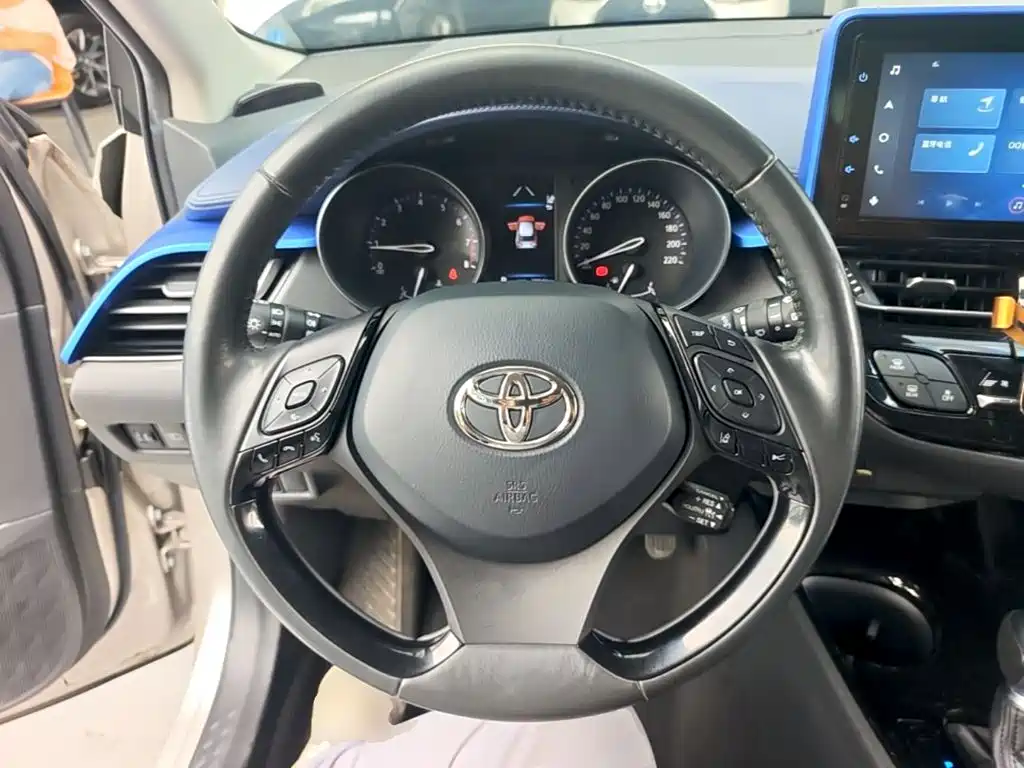 Toyota C-HR — миниатюра 11