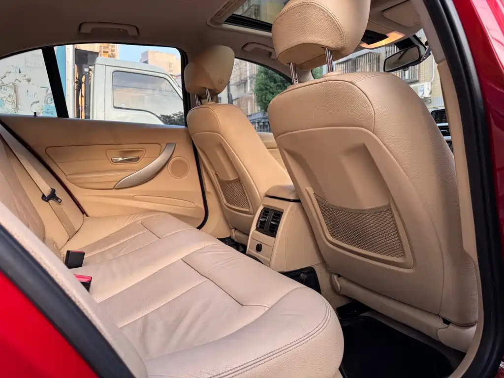 BMW 3 Series — миниатюра 10