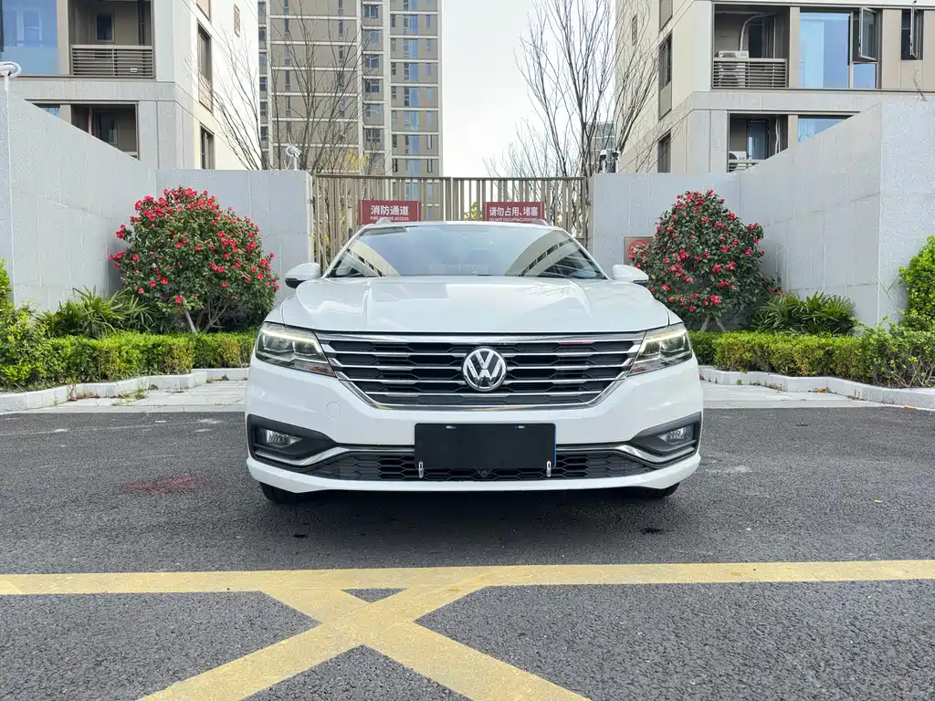 Volkswagen Lavida - фото 2
