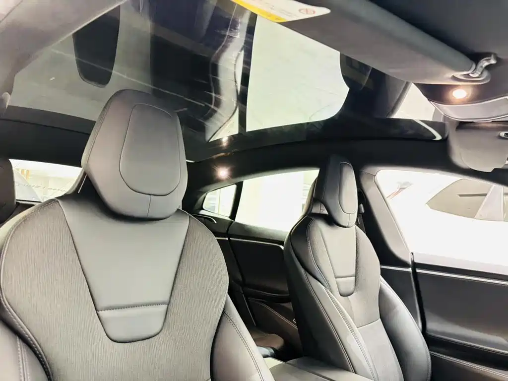 Tesla Model S — миниатюра 10