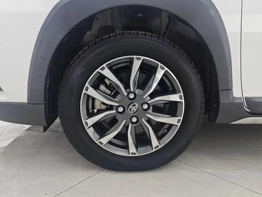 Toyota Yaris L — миниатюра 6