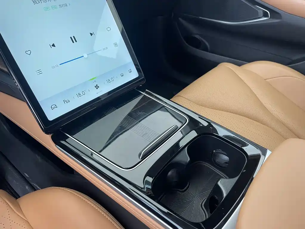 XPeng P5 — миниатюра 13
