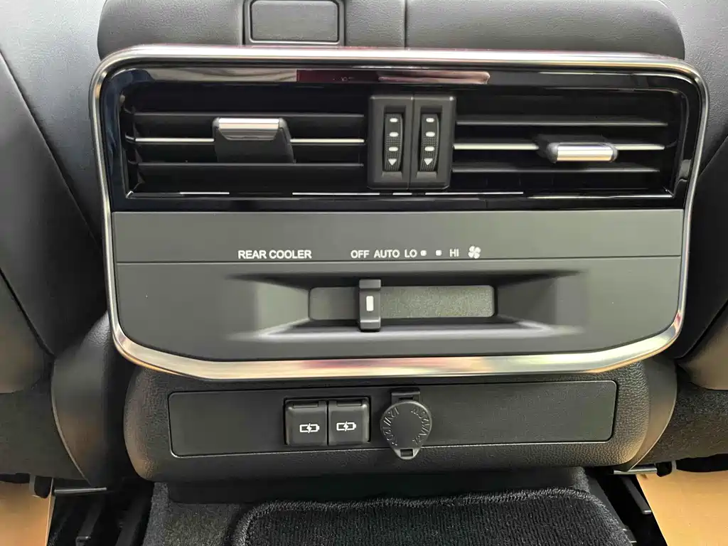 Toyota Land Cruiser — миниатюра 13