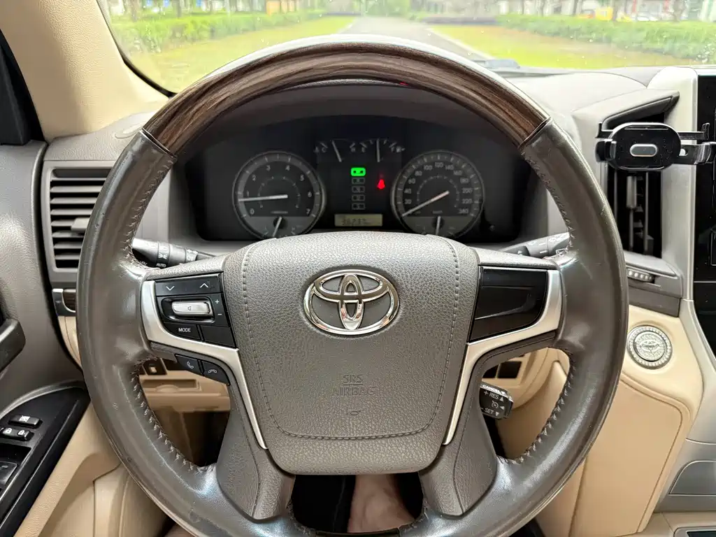 Toyota Land Cruiser — миниатюра 12