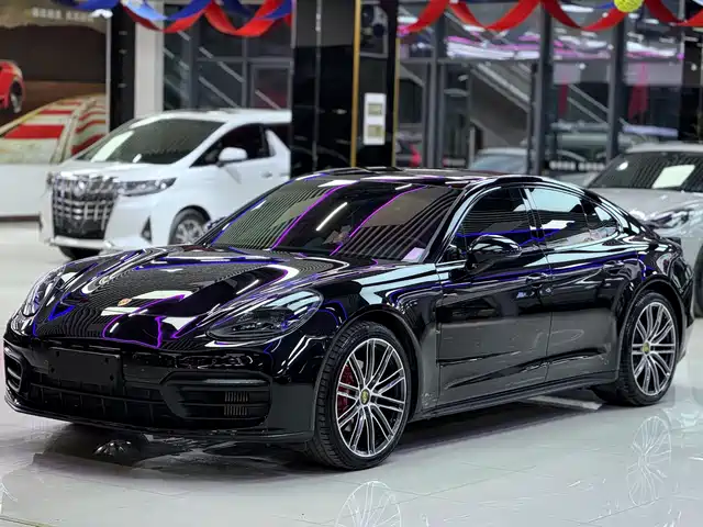 PORSCHE PANAMERA