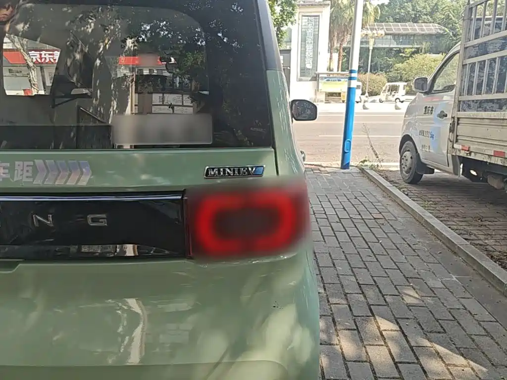 Wuling MINIEV — миниатюра 8