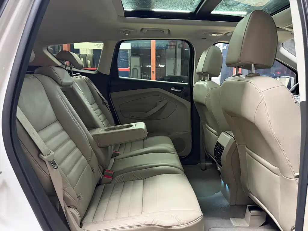 Ford Kuga — миниатюра 29