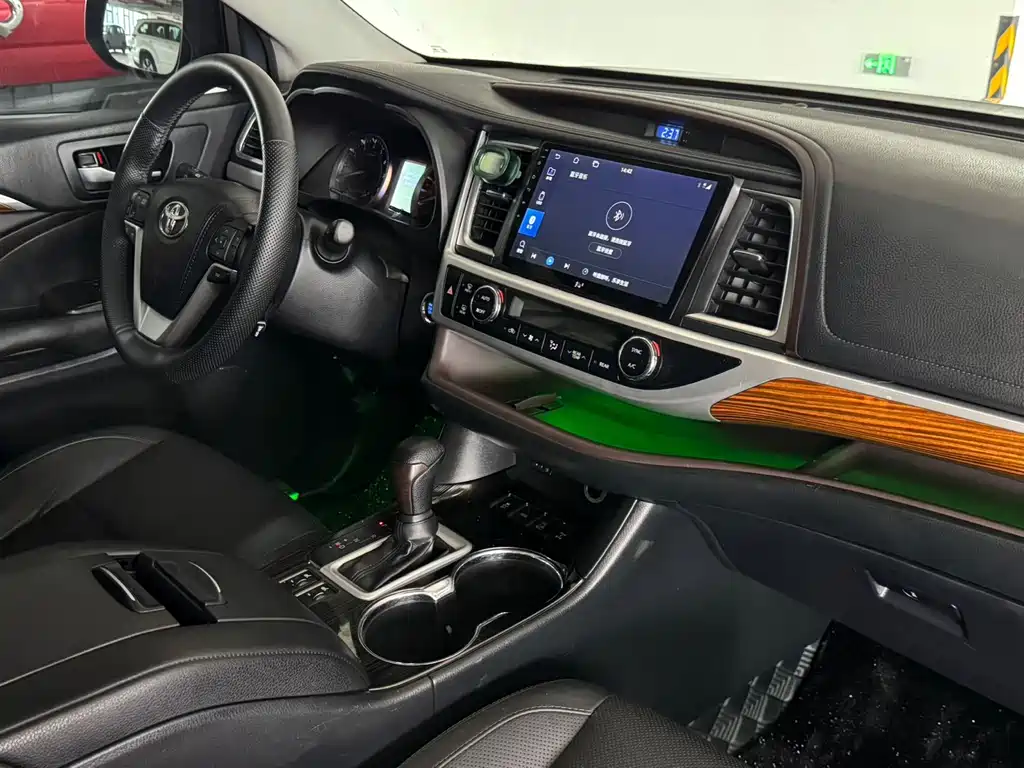 Toyota Highlander — миниатюра 11