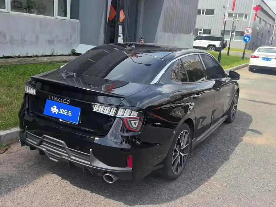 Lynk & Co 03 — миниатюра 3