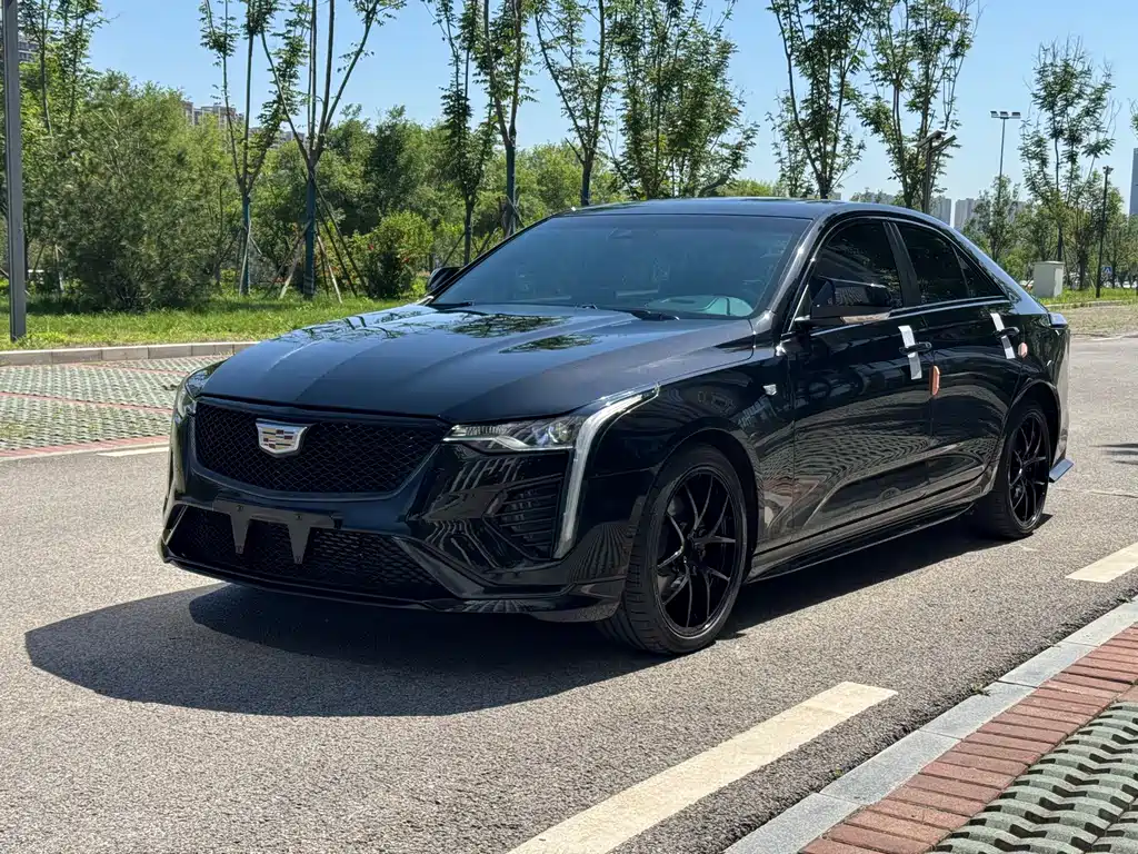 Купить Cadillac CT4