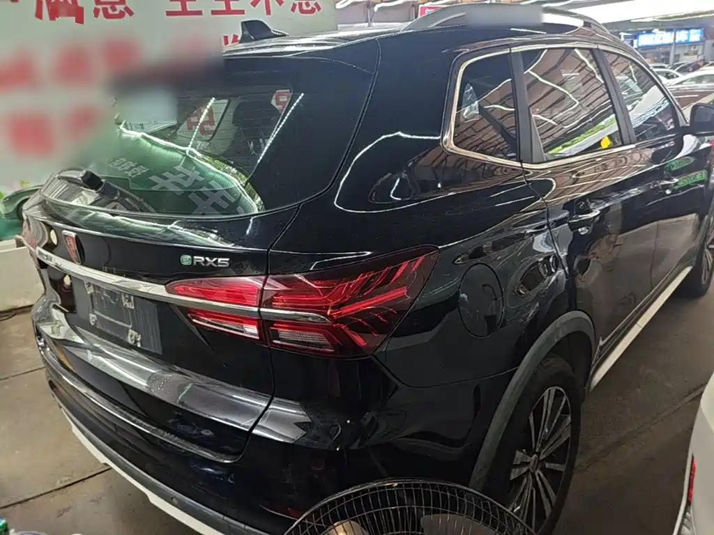 Roewe RX5 New Energy — миниатюра 7