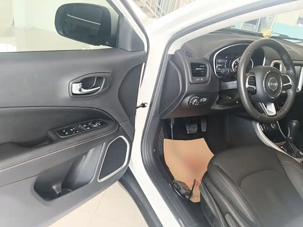 Jeep Compass — миниатюра 16