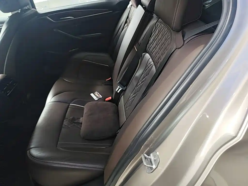 BMW 5 Series — миниатюра 17