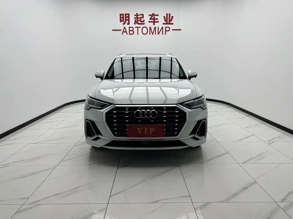 Audi Q3 2023 35 TFSI Fashion (1.4T)