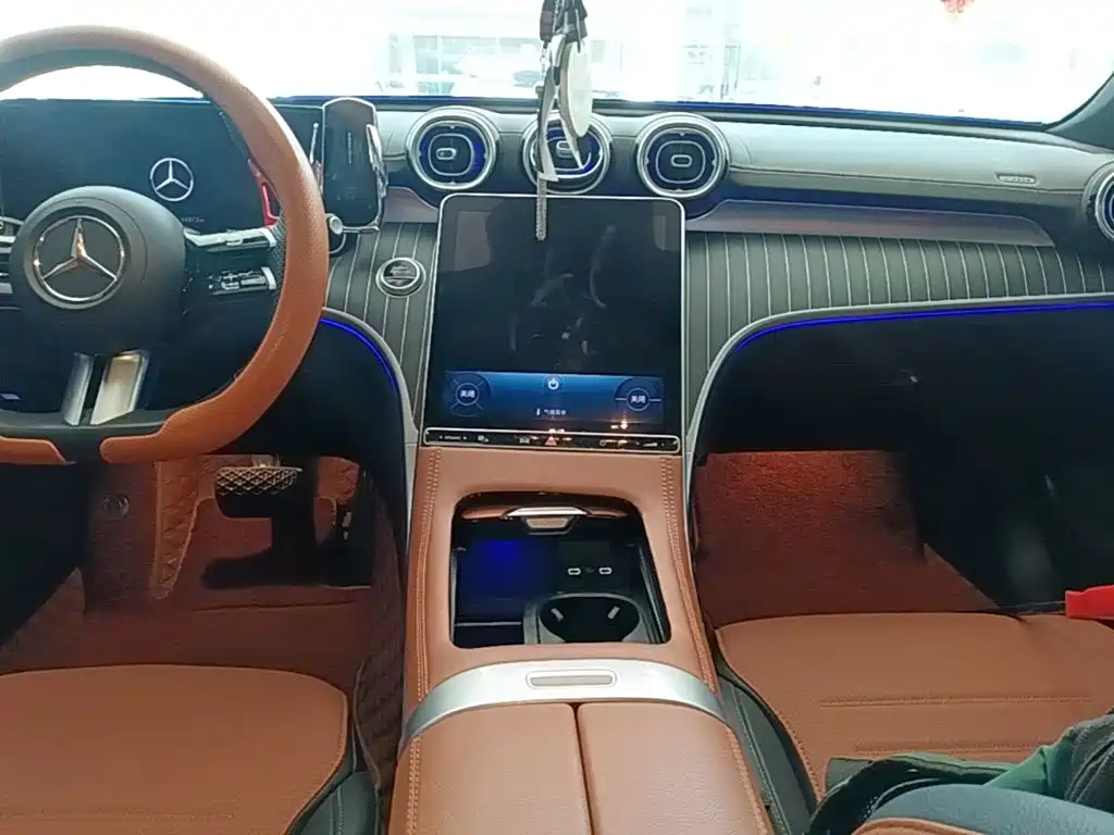 Mercedes-Benz C-Class — миниатюра 13