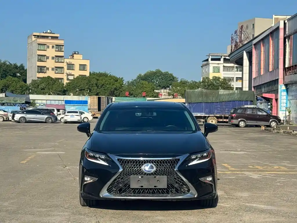 Lexus ES — миниатюра 2