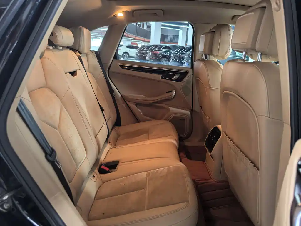 Porsche Macan — миниатюра 13