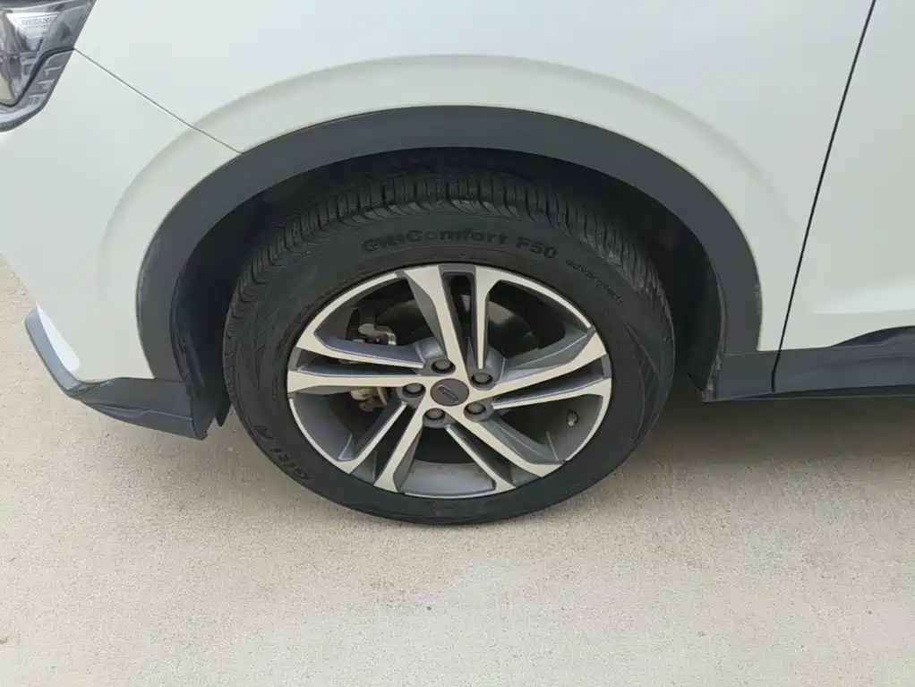 Geely Binyue — миниатюра 23