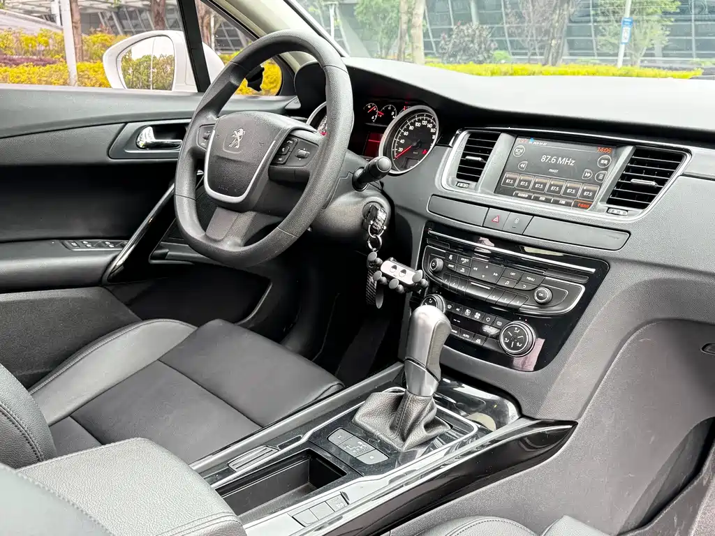 Peugeot 508 1.6THP Auto Supreme Comfort Edition, фото 6