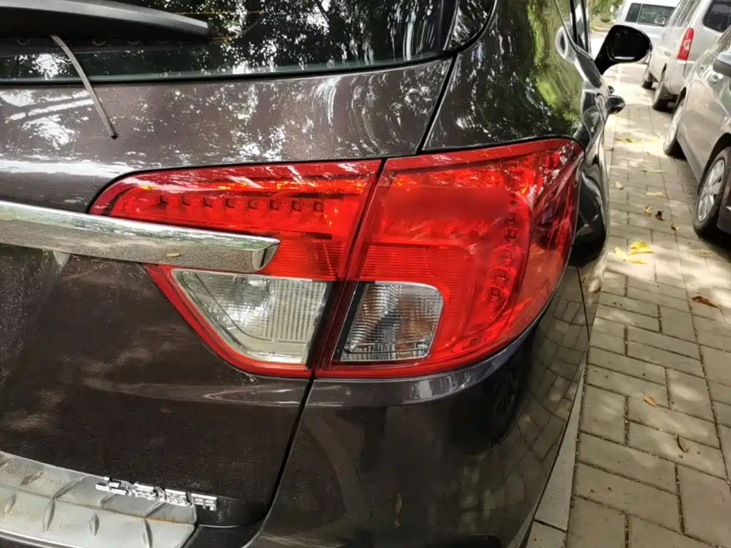 Buick Envision Plus — миниатюра 8