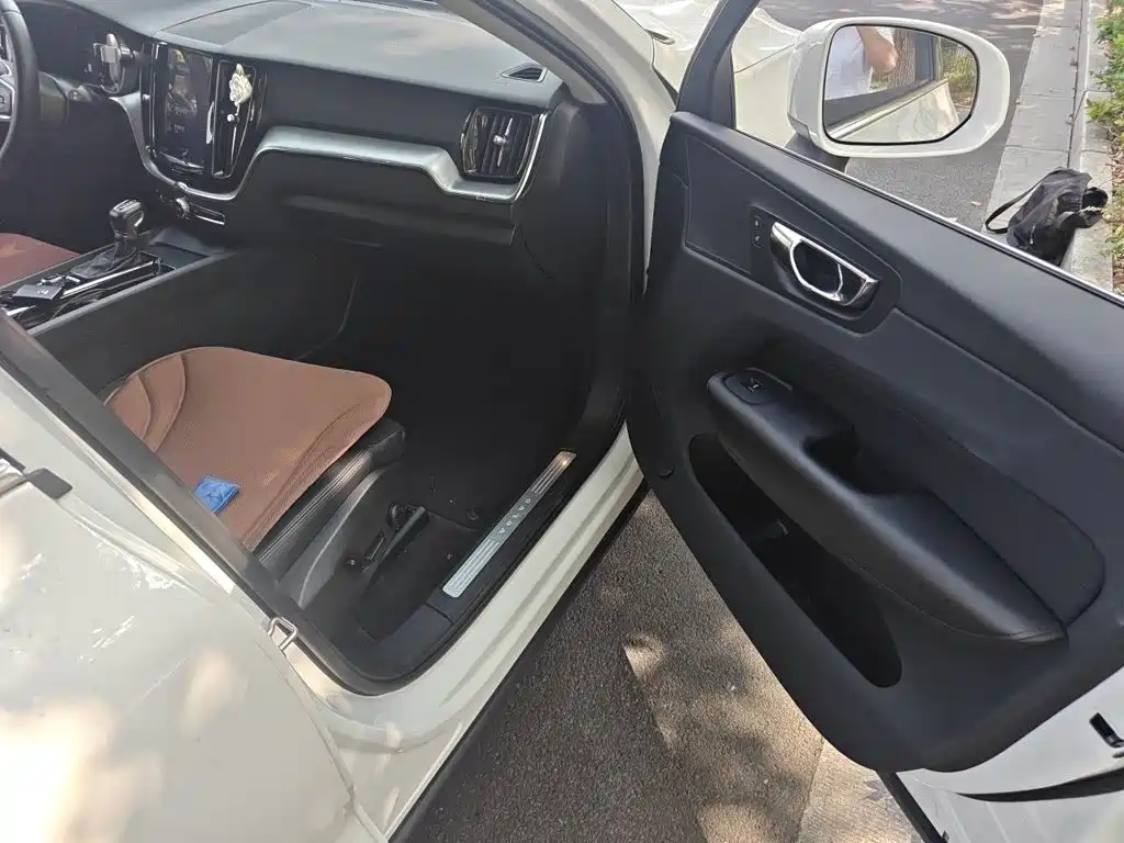 Volvo XC60 — миниатюра 18