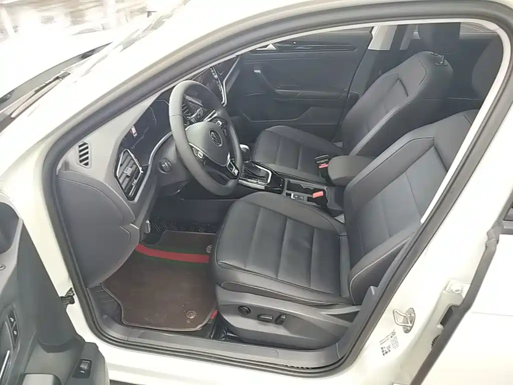 Volkswagen T-Roc — миниатюра 16
