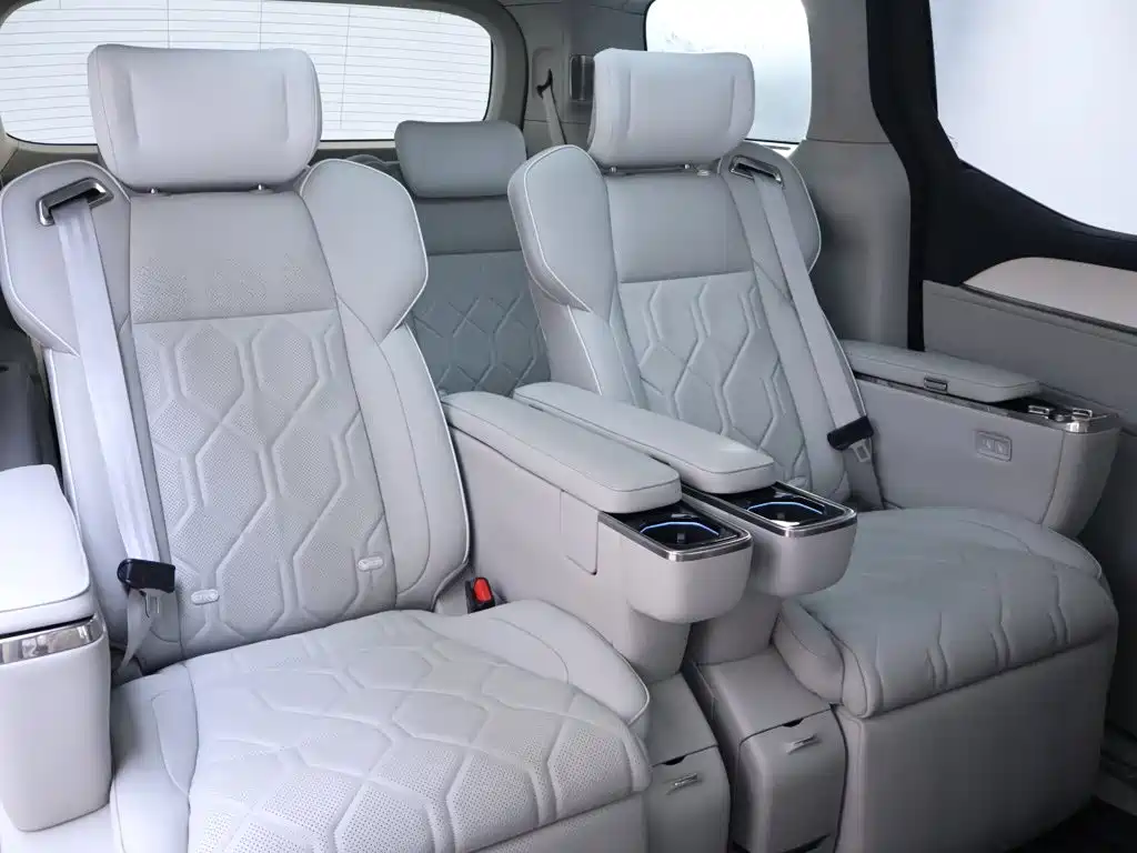 Volvo EM90 — миниатюра 23