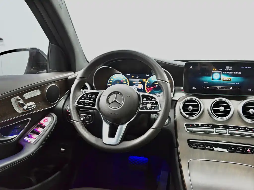 Mercedes-Benz GLC — миниатюра 10