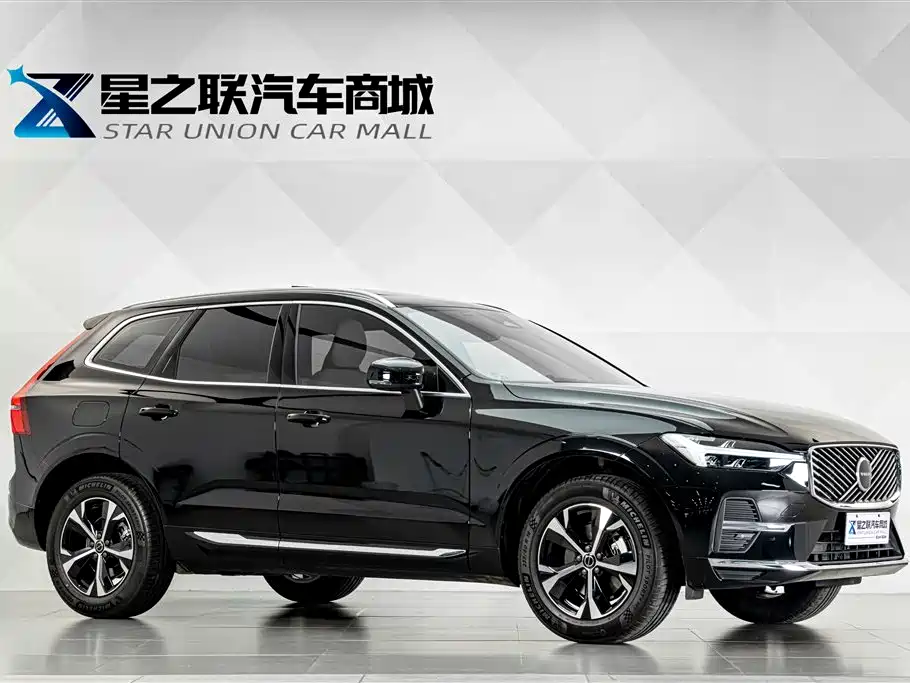Volvo XC60 2026 B5 Luxury
