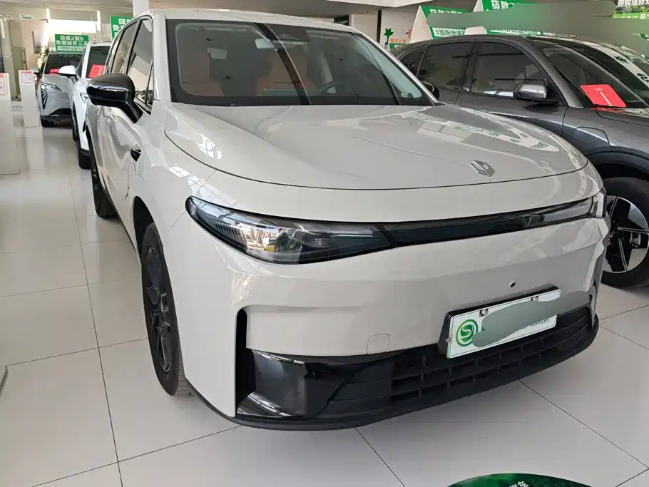 Leapmotor Leapmotor C10 — миниатюра 2