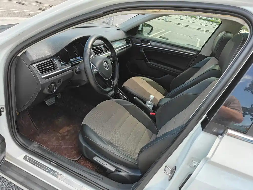 VOLKSWAGEN C TREK WEI COLLAR