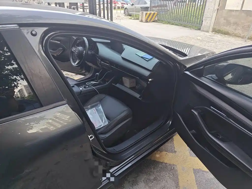 Mazda 3 Axela — миниатюра 18