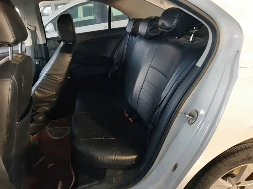 Volkswagen Santana — миниатюра 17