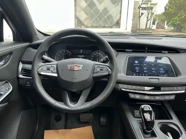 Cadillac XT4 — миниатюра 6