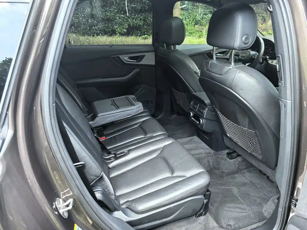 Audi Q7 — миниатюра 10