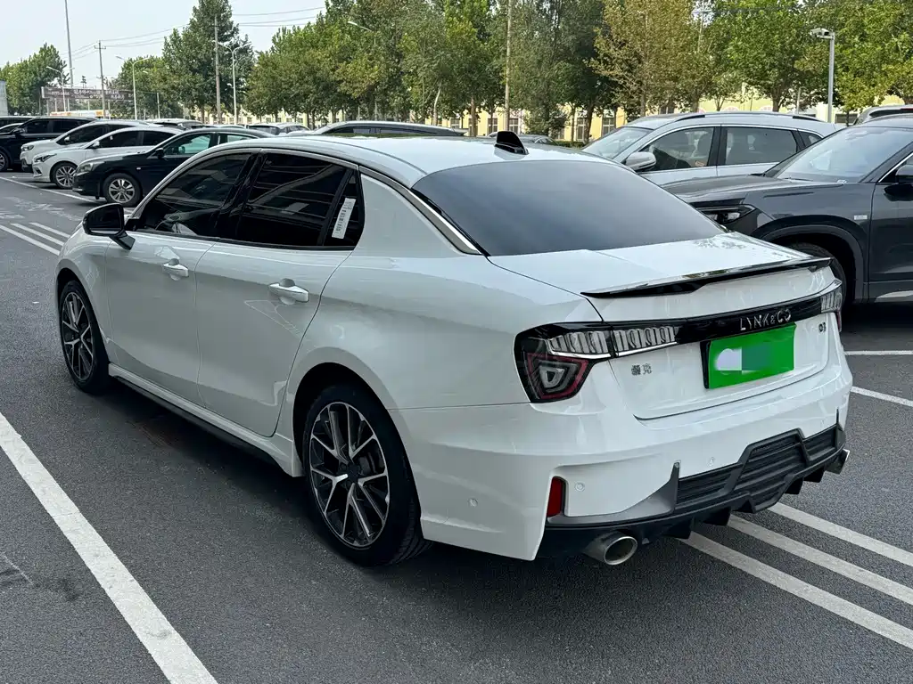 Lynk & Co 03 — миниатюра 6