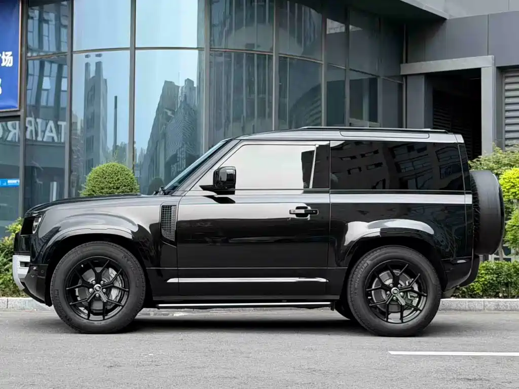 Land Rover Defender — миниатюра 5