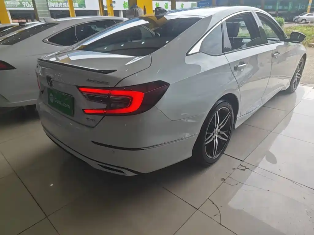 Honda Accord — миниатюра 7