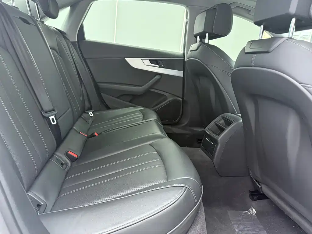 Audi A4L — миниатюра 11
