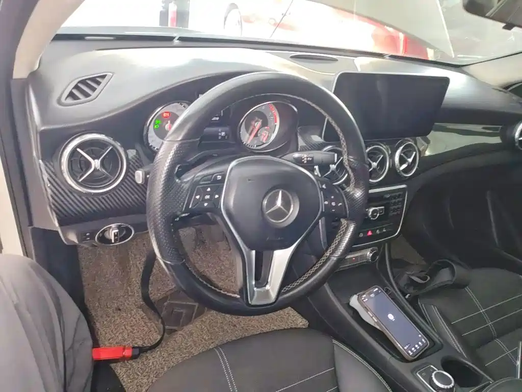 Mercedes-Benz GLA (Import) — миниатюра 10