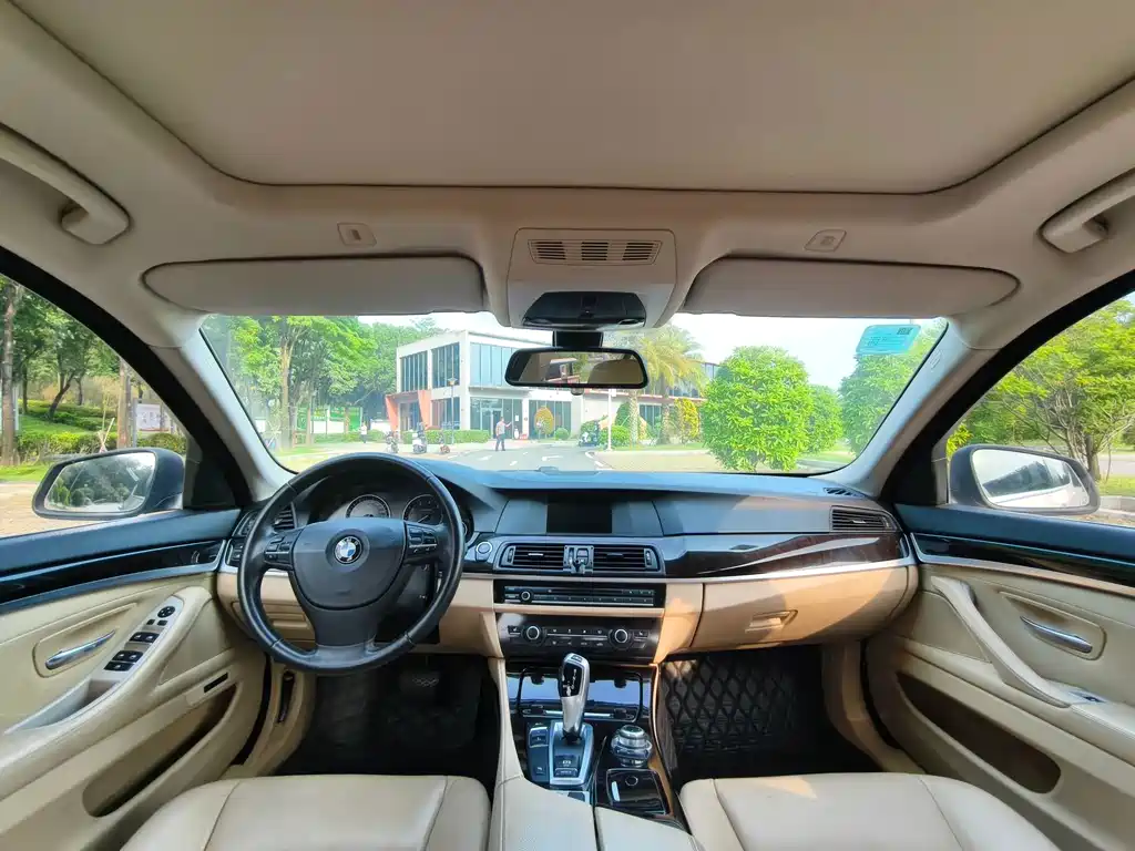 BMW 5 Series — миниатюра 20