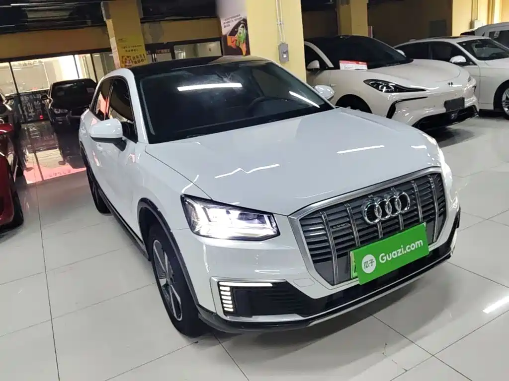 Audi Q2L e-tron — миниатюра 4