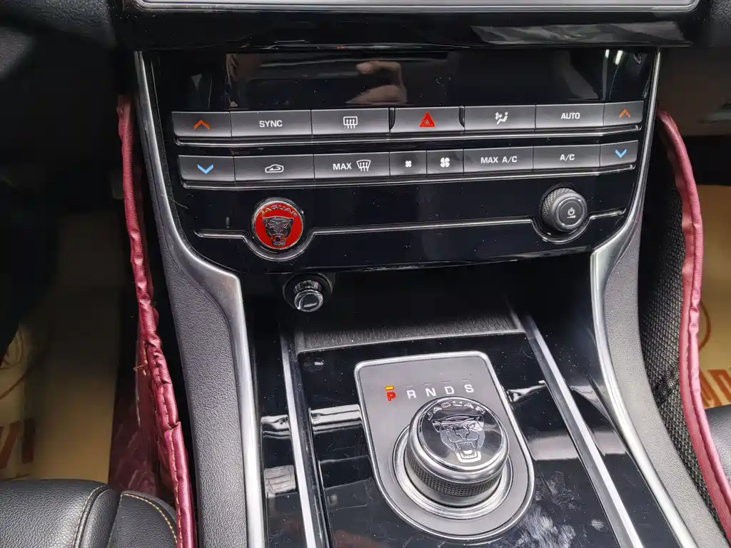 Jaguar XEL — миниатюра 22
